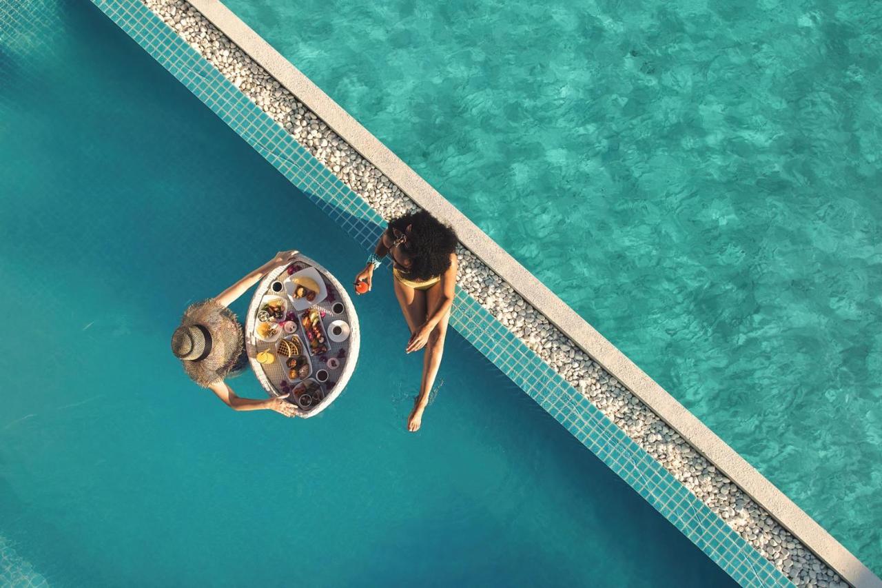 Nova Maldives Resort