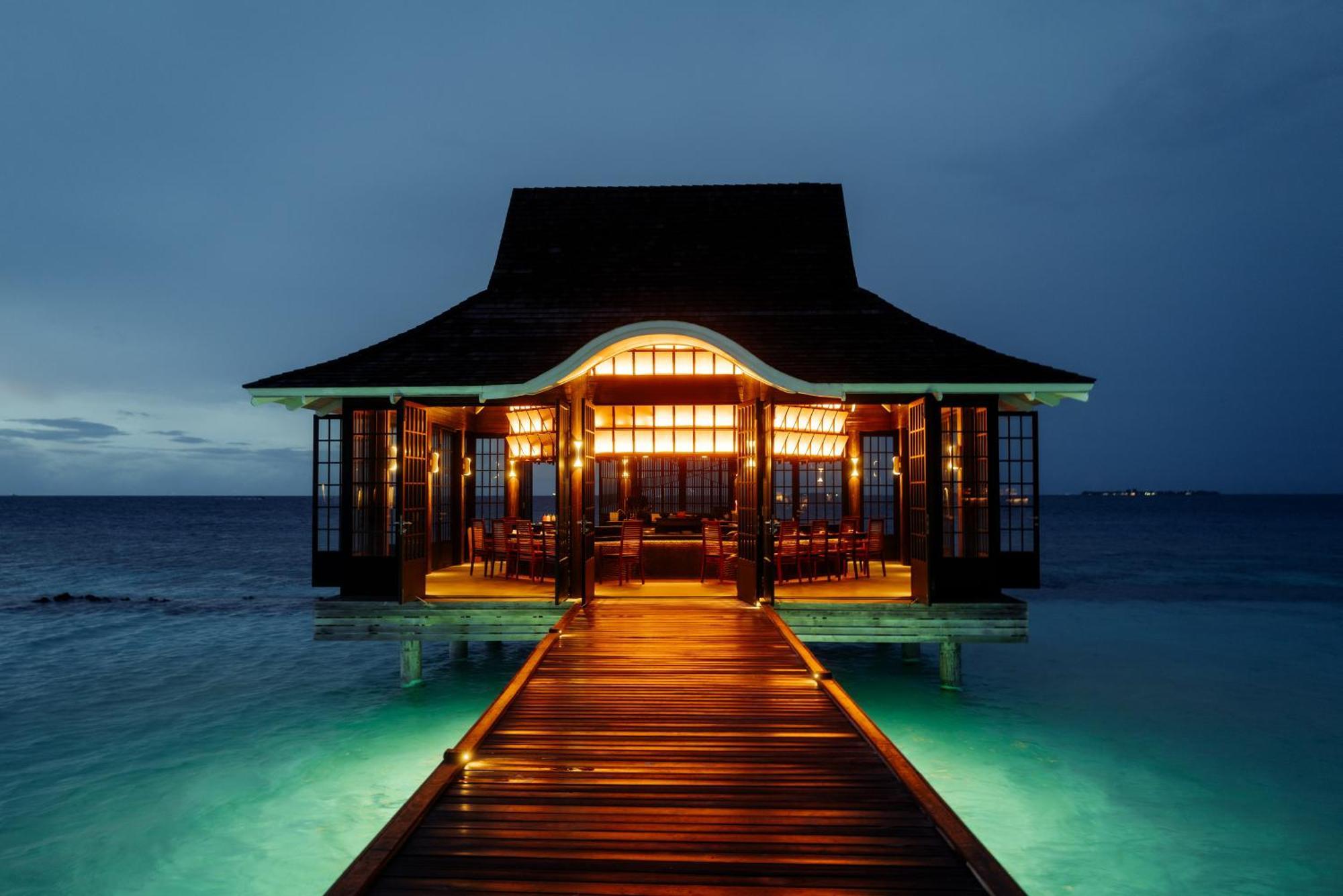 Nova Maldives Resort 5*